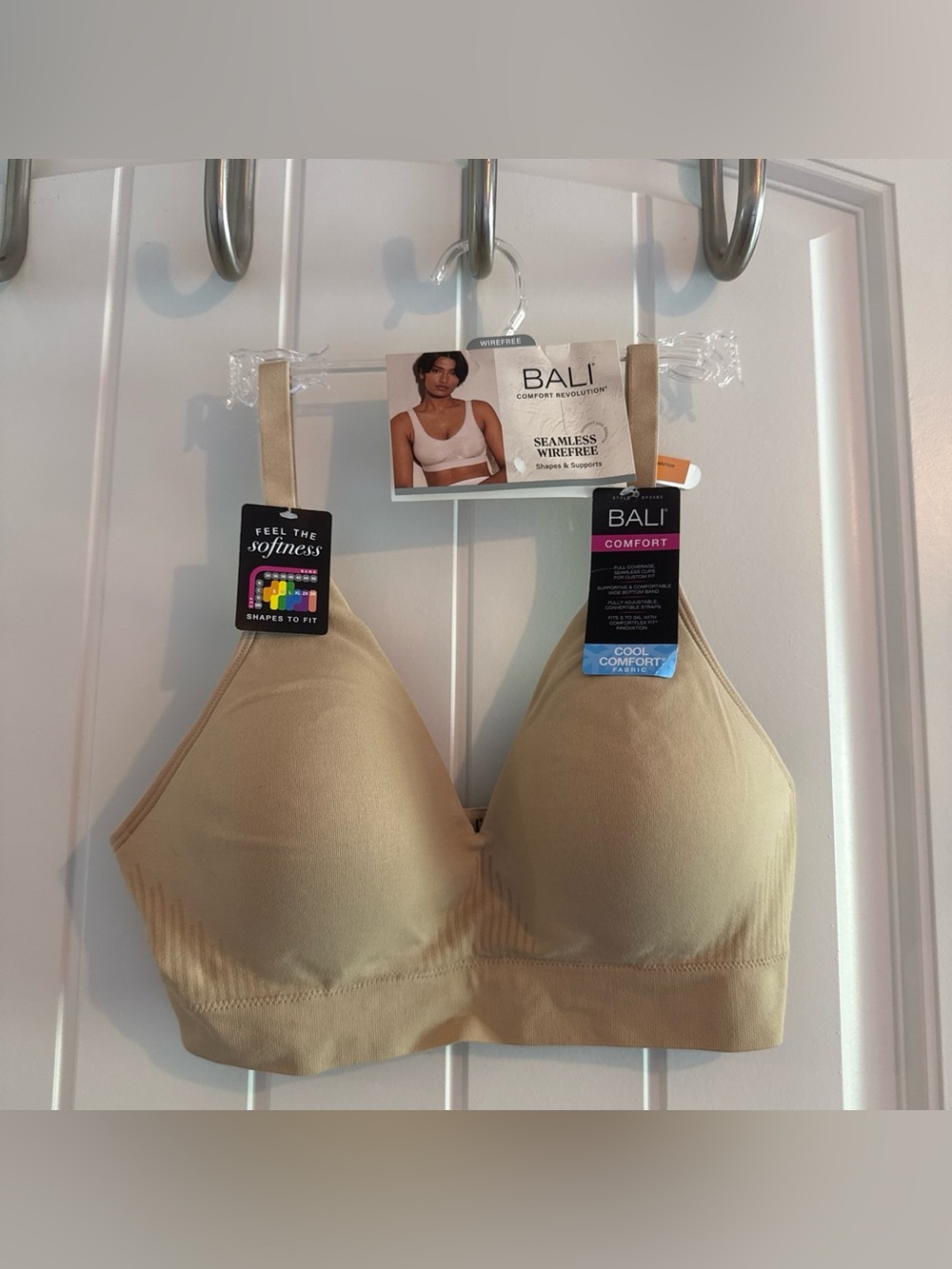 NWT Bali Comfort Revolution Women’s Tan Seamless Wirefree Bra